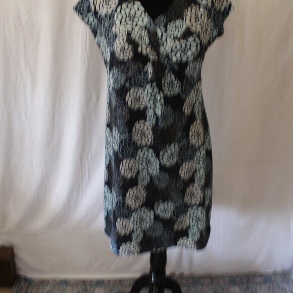 Soybu Dress Navy Blue Floral Dahlia Pullover Everywhere Active L LARGE NWOT's - Picture 3 of 11